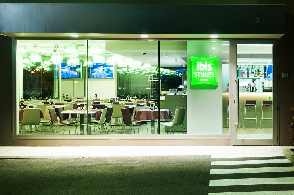 Hotel Ibis Styles Lleida Torrefarrera Екстериор снимка