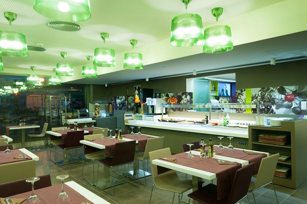 Hotel Ibis Styles Lleida Torrefarrera Екстериор снимка