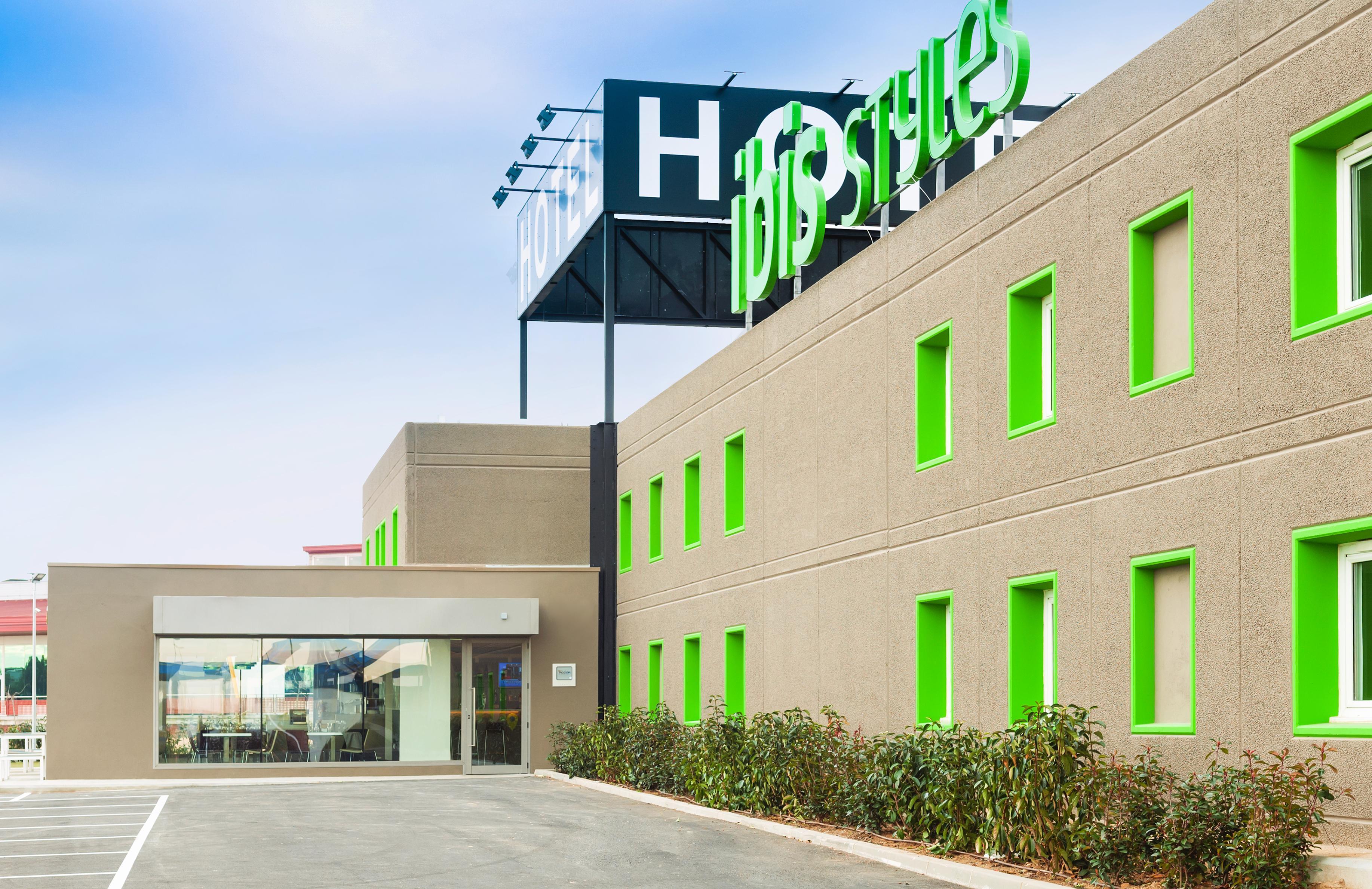 Hotel Ibis Styles Lleida Torrefarrera Екстериор снимка