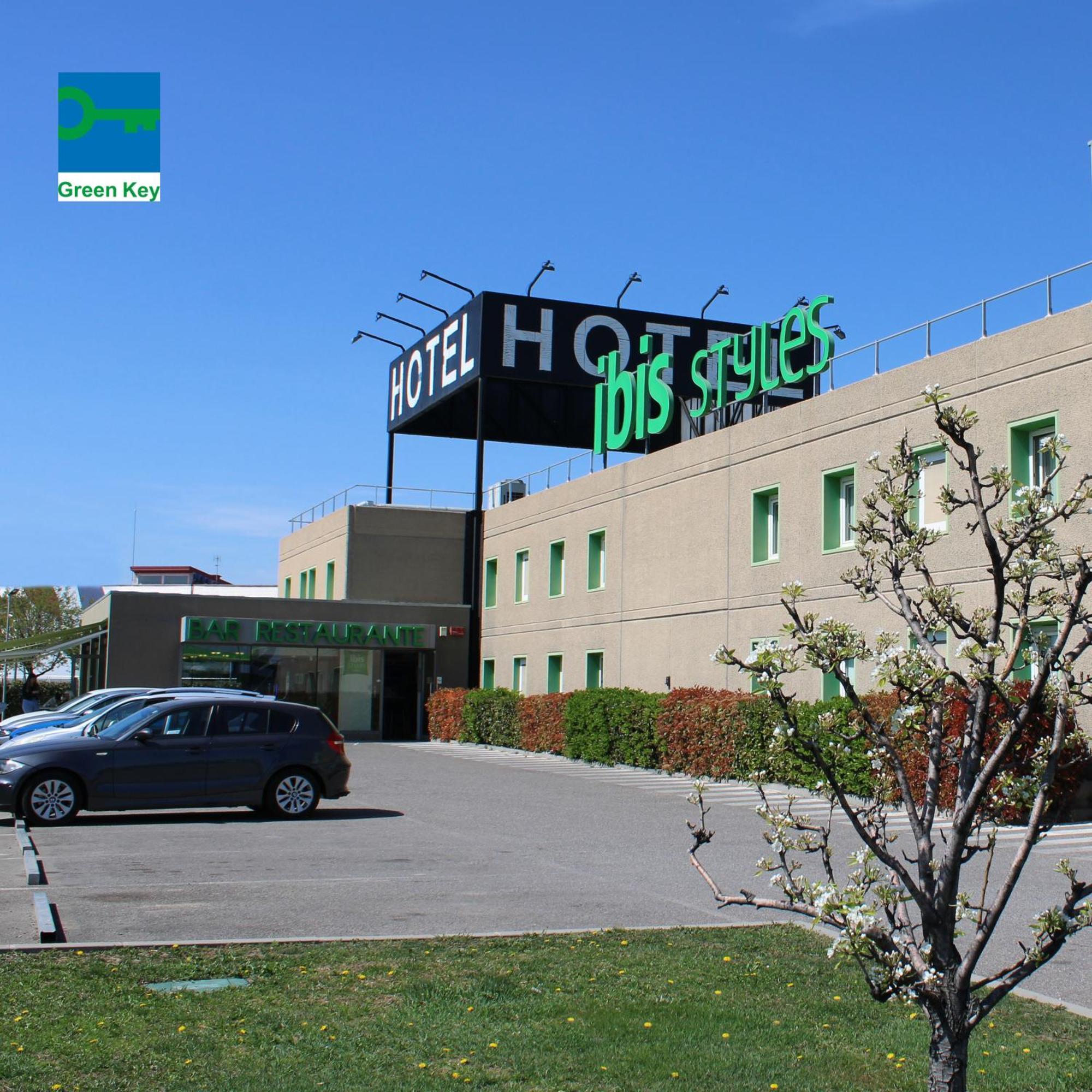Hotel Ibis Styles Lleida Torrefarrera Екстериор снимка