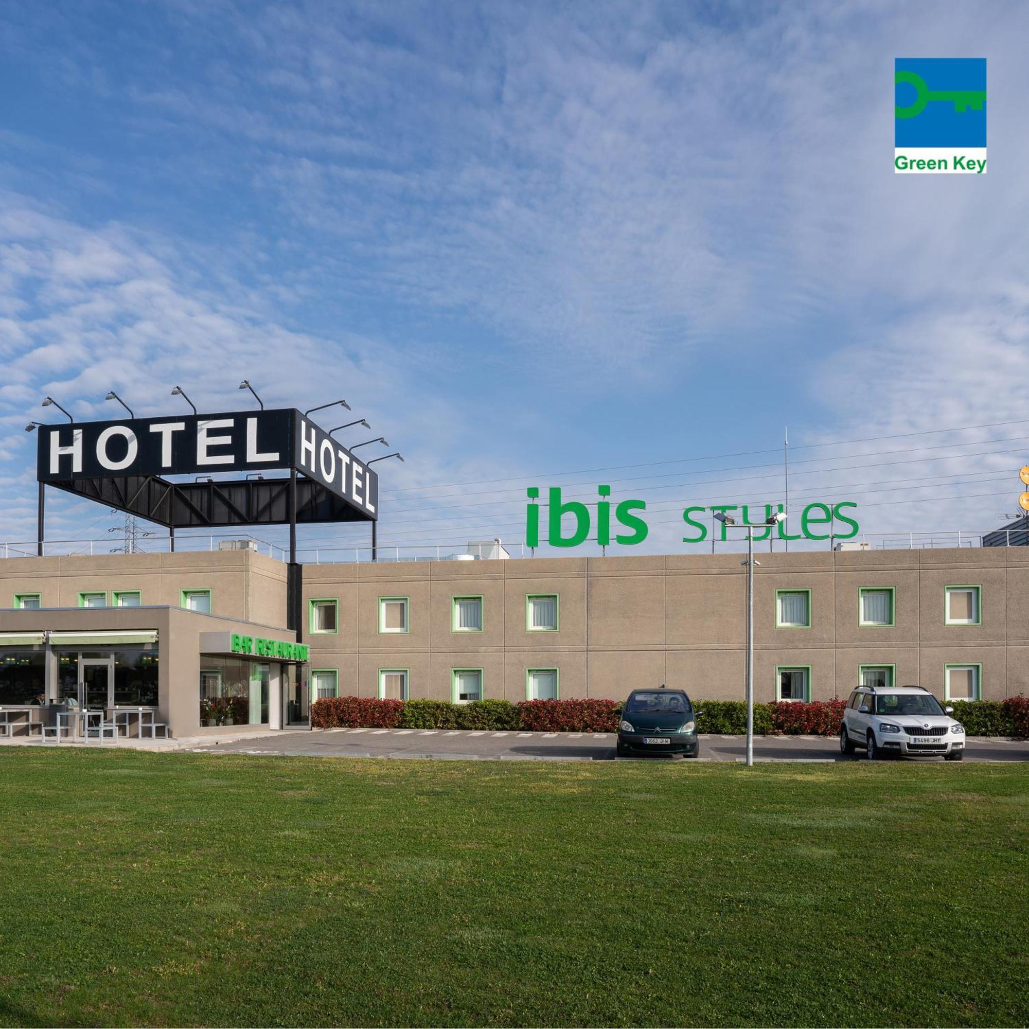 Hotel Ibis Styles Lleida Torrefarrera Екстериор снимка